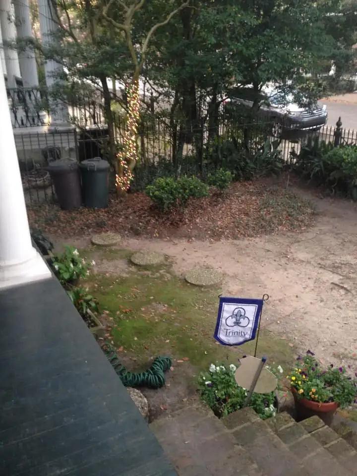 Beautiful landscaping flowerbeds with mulch crafted and installed by Southern Grounds, LLC in the greater new orleans area